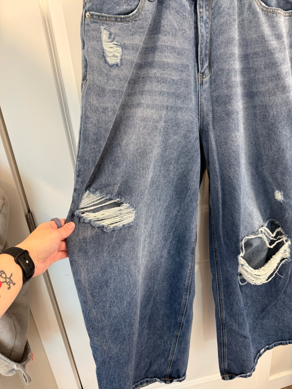 Sz 16 - Missguided Distressed wide leg